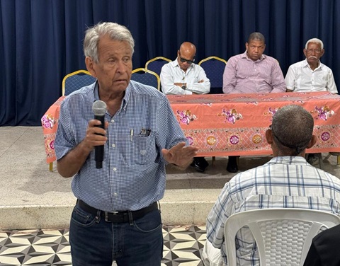 Profesor Enrique de León